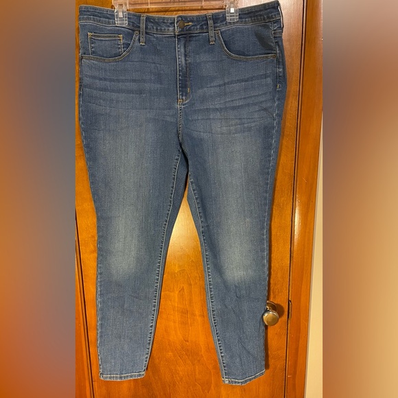 Universal Thread Size 18 High Rise Skinny Denim Jeans - Picture 1 of 5